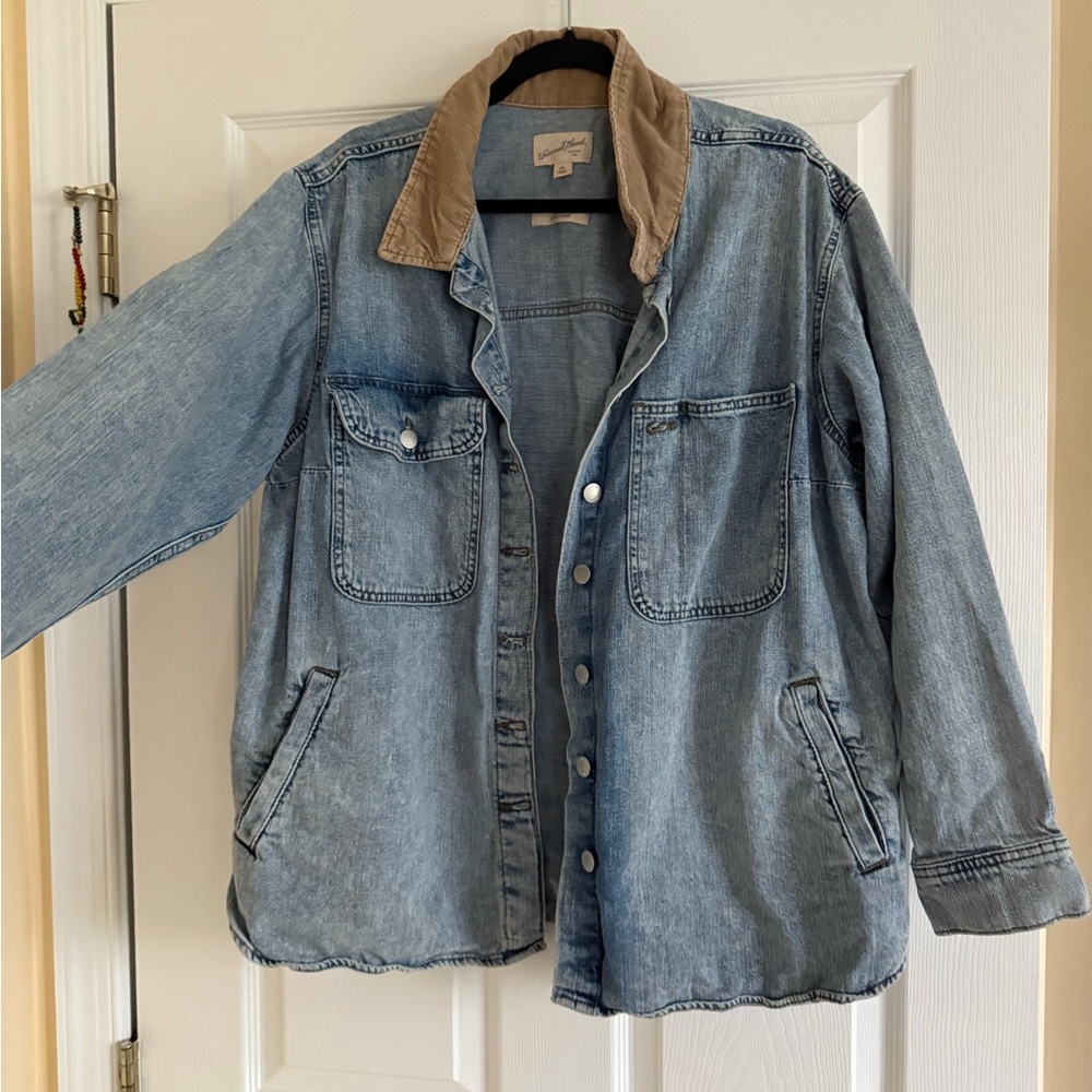 OPEN TO OFFERS!!! Light Blue Denim Jacket with Tan Collar